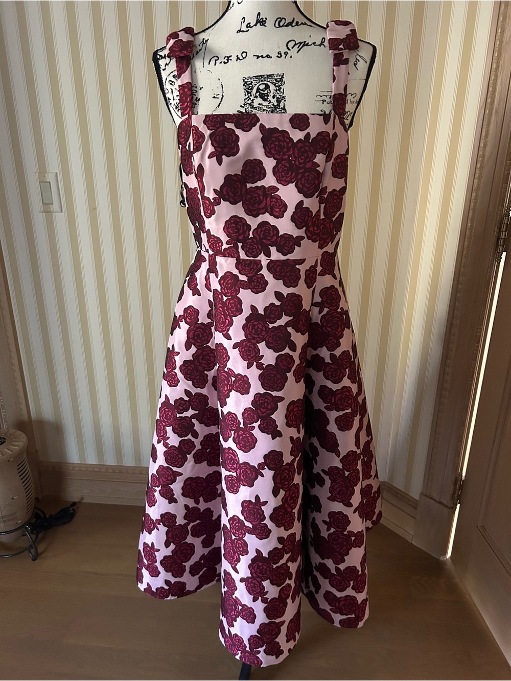 Kate Spade Rosy Florets Midi Dress w/pockets in Pink and Burgundy Floral - Picture 3 of 7